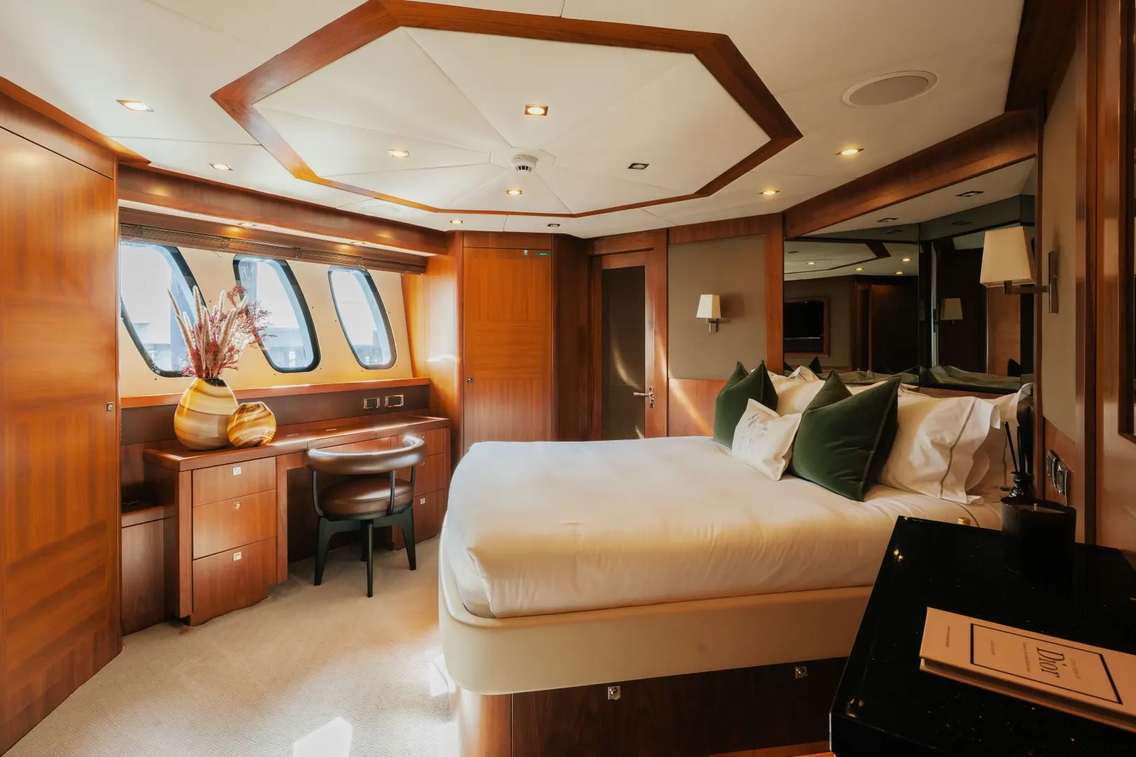 Guest cabin