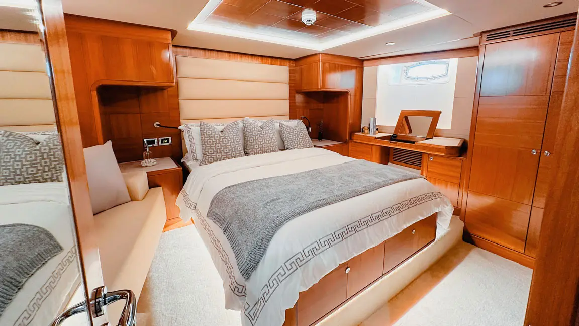 Icon 110ft superyacht, Dubai