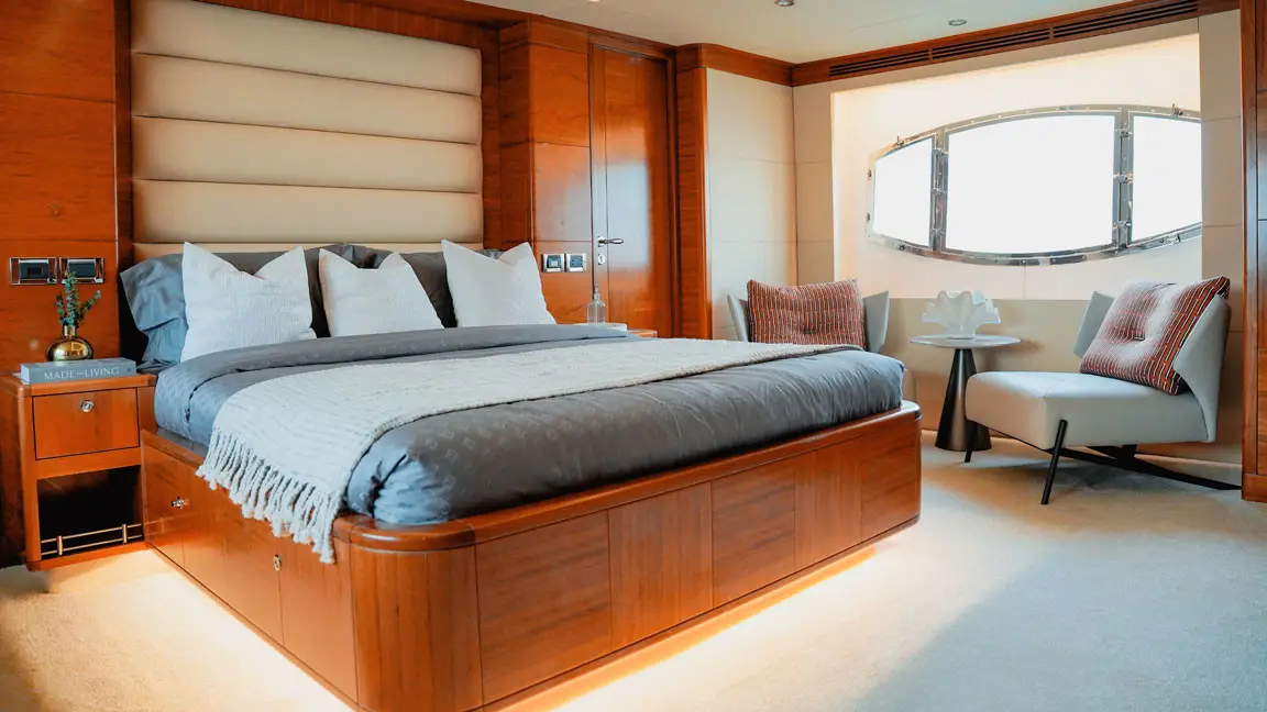 Icon 110ft superyacht, Dubai