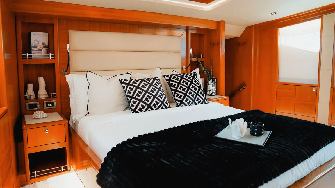Icon 110ft superyacht, Dubai