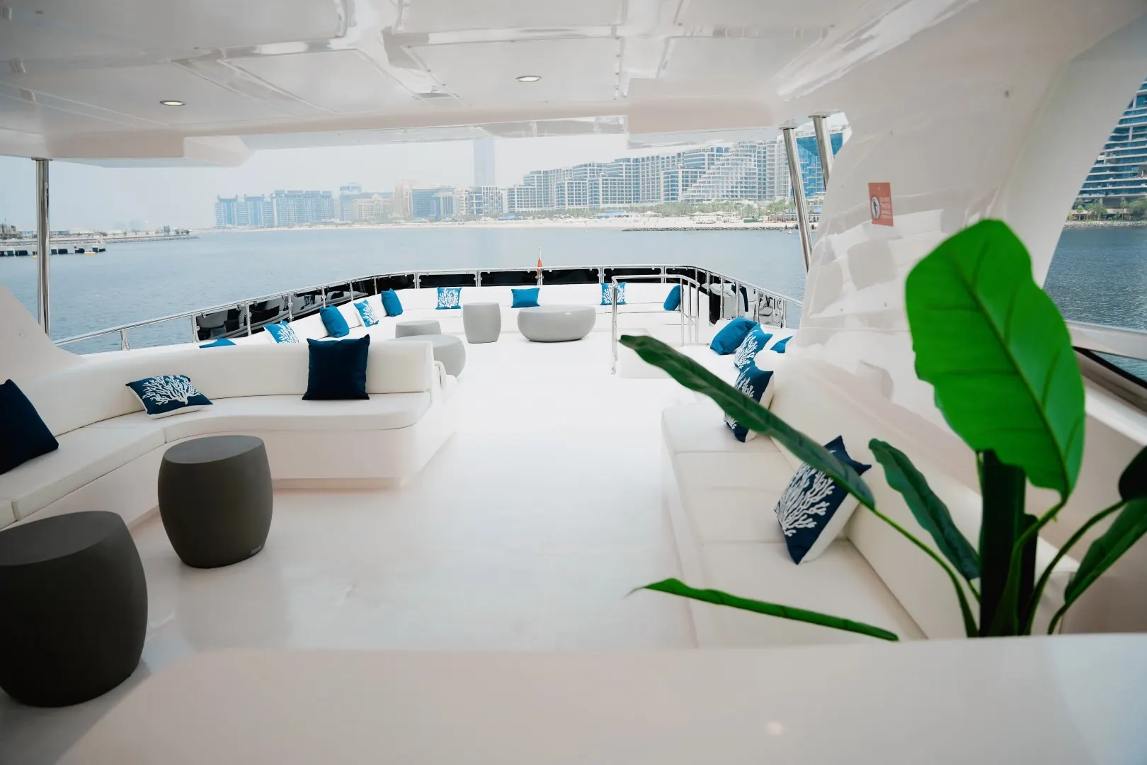 Open deck lounge