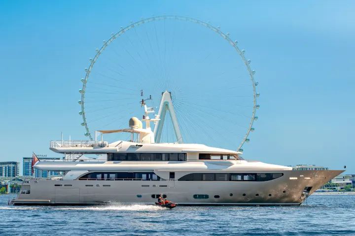 Yacht Behike, Refined wedding venue, 50 at sea · 150 static