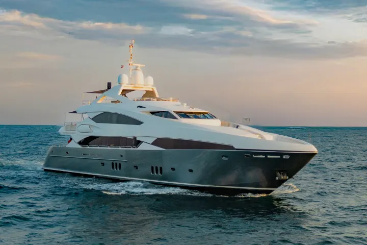 Yacht Encore